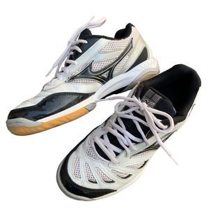 Mizuno 8 Wave Rally Sneakers Women’s Black White Court Shoes - Size 8
